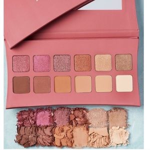Illamasque eyeshadow palette